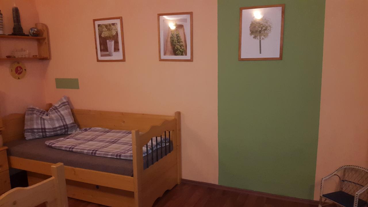 Apartmany Liska Mladé Buky Extérieur photo